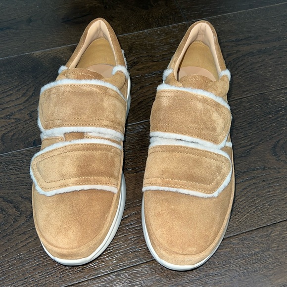 EUC - Ugg Ashby - Chestnut Ugg Velcro Sneaker Size 9.5 - Picture 1 of 8